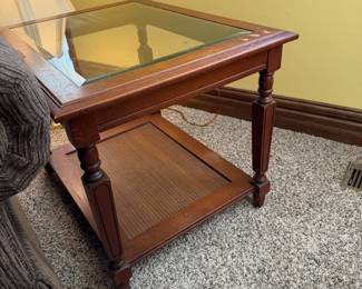 Matching glass top end table & coffee table 