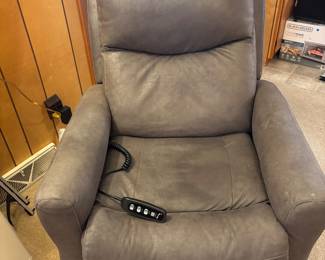 Lift recliner