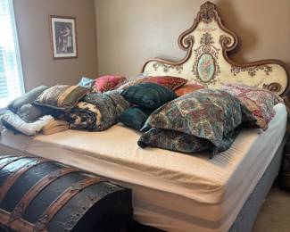 Gorgeous French style headboard!!