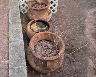 LARGE POTS
