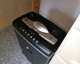 Black electric paper shredder