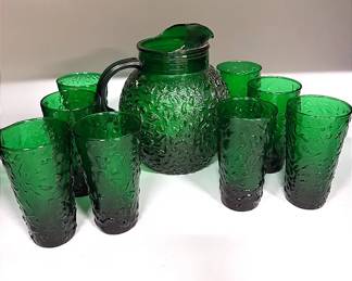 Anchor Hocking Forest Green Crinkle Glass Pitcher & Eight Drinking Glasses