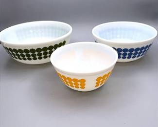 Vintage Polka Dot Pyrex Mixing Bowl Set