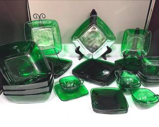 Anchor Hocking “Charm” Emerald Green Square Dish Set For Four