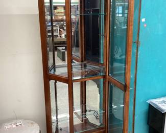 Howard Miller Display Case w/ Key