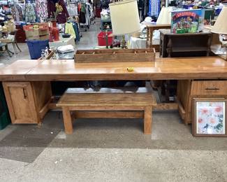 9.5 feet wide desk