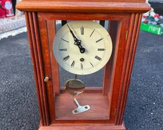 095 jauchmantelclockinwoodandglasscas
