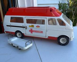 166 vintagetonkarescueambulancetoytruck