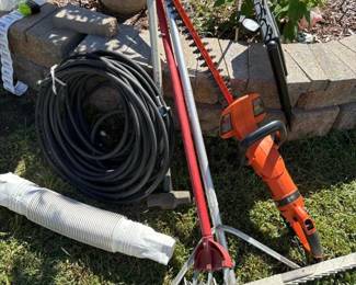 233 gardentoolsandblackdeckerhedgetrim