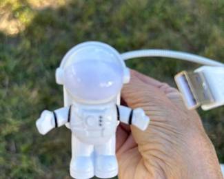 236 astronautshapedusbledlight