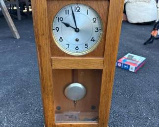 079 wallclockinartscraftsstyleoakcase