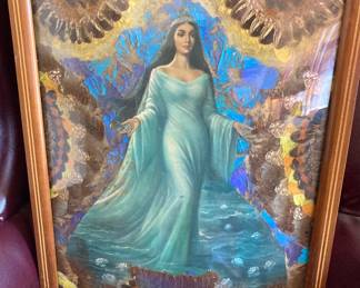 Lady and butterfly wings: convex glass 