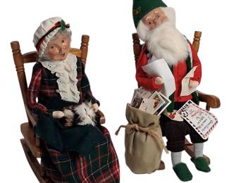 Byers Choice Santa Mrs Claus Rocker Cat Figures Byers Choice Santa Mrs Claus Carolers Figures Byers Choice carolers Santas Sleigh Reindeer Byers Choice Carolers Nutcrackers Dogs Sled 1989 Byers Choice Dvedt Moroz Sleigh Figure Byers Choice English Countryside Santa 1985 Byers Choice Mrs Claus, Santa, Carolers Etc