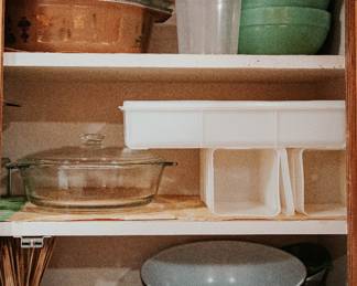 Various vintage Pyrex