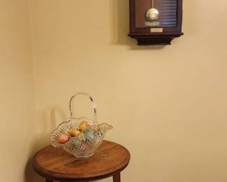 Pretty antique Round occasional table
