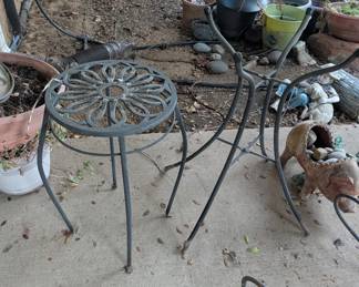 Outdoor table & planter