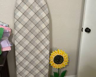 Ironing Board - Flower Decor