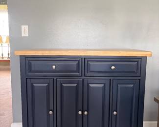 Kitchen island 
