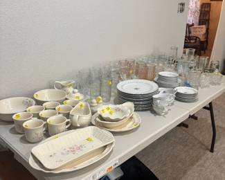 Glass ware and china Table