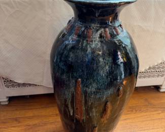 Large urn handcrafted pottery signed Smith/Cid