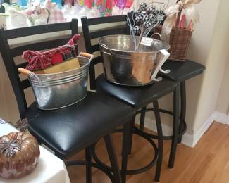 3 bar stools