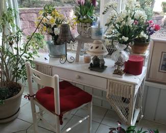 Wicker desk w chair