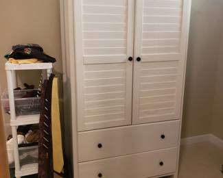 Wardrobe cabinet