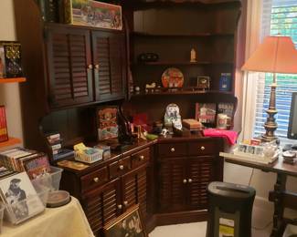 Desk w shelving