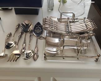 Oneida silverplate flatware