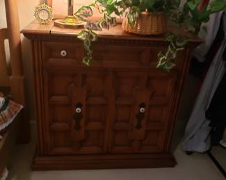 Small buffet cabinet ...lots of storage