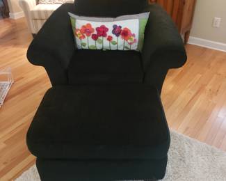 Oversized navy chair w ottoman