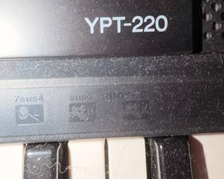 YPT-220 keyboard