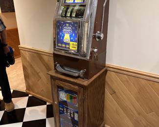 Vintage Golden Nugget Slot Machine *Needs Repairs*