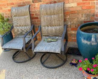 Patio seating, large planter (heavy)