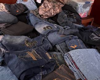 Tons of Jeans 