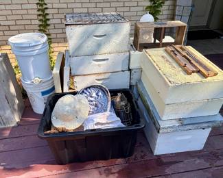 Backyard Apiary/Beekeeping Equipment & Supplies