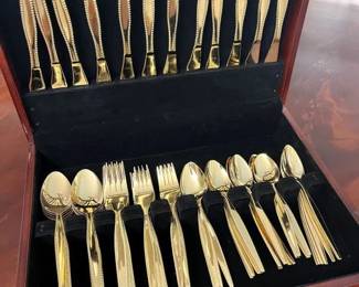 18 GoldTone Flatware Set