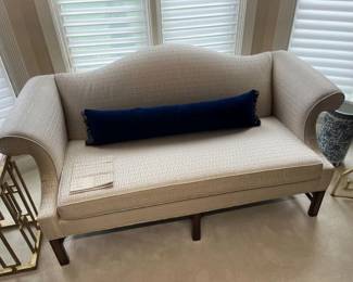 18 Decorator Crypto Upholstered Settee