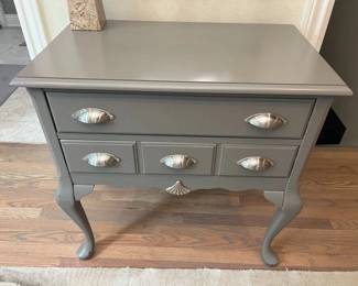 18 Queen Anne 2Drawer Accent Table