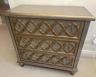 18 Naomi 3Drawer Accent Chest