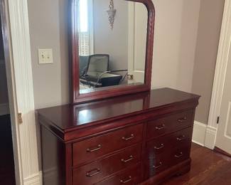 Louis Philippe dresser