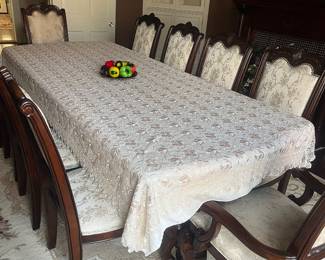 Beautiful, like new dining set