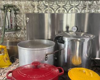 New pressure cooker, enamel cast iron 