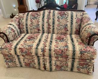 #21 - $150 Broyhill floral loveseat 58"Wx28Tx36"W