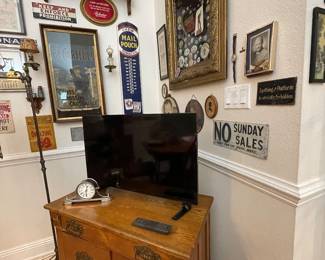 #25 -$150 Washstand Antique Oak 33x17x27 
