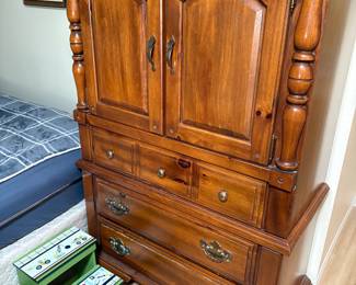 armoire/chest of drawers $100