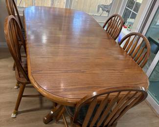 dinning table and 6 chairs $150