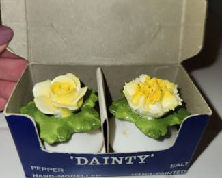 Aynsley vintage salt and pepper shakers 