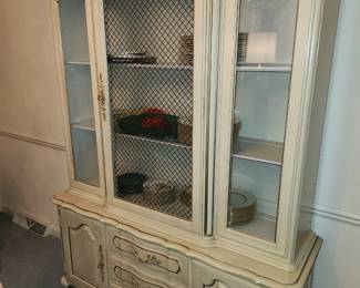 Vintage Thomasville china cabinet