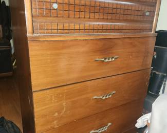Ward Fort Smith chest
